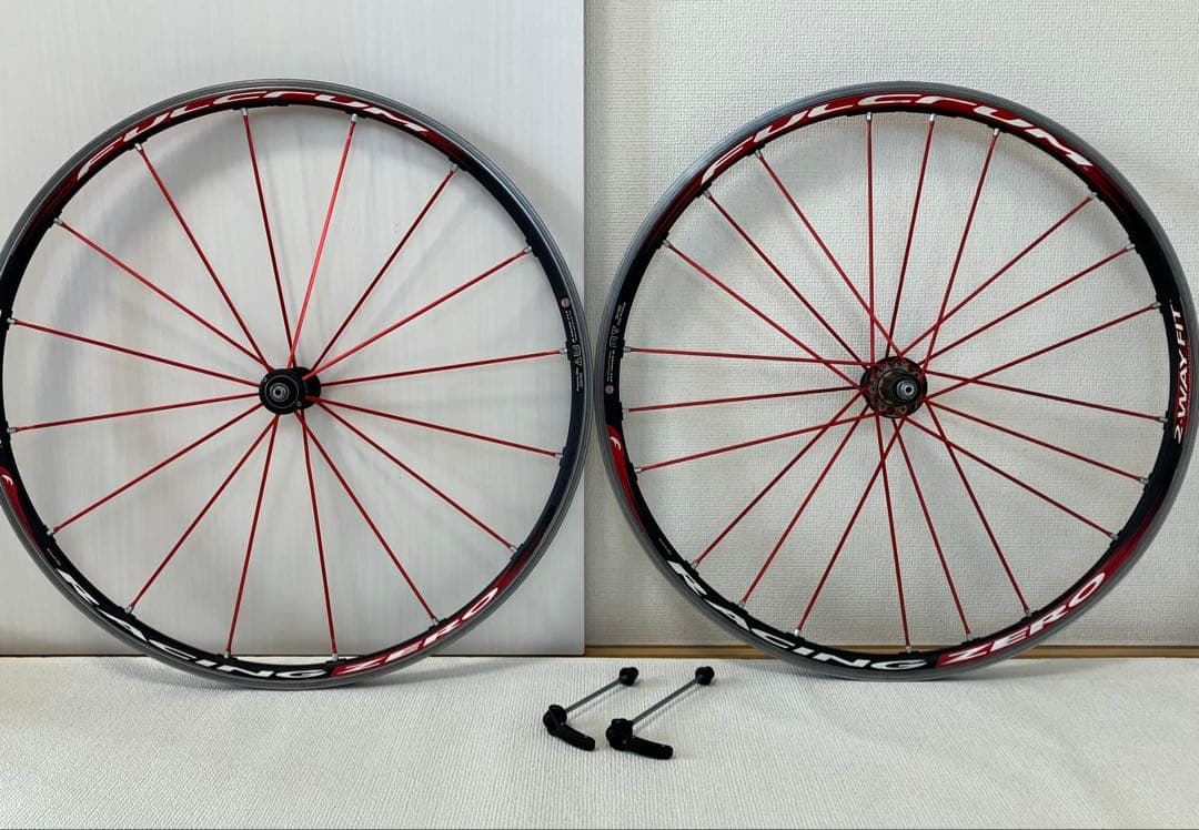 ULCRUM「フルクラム」　RACING　ZERO　2WAYFIT レッド