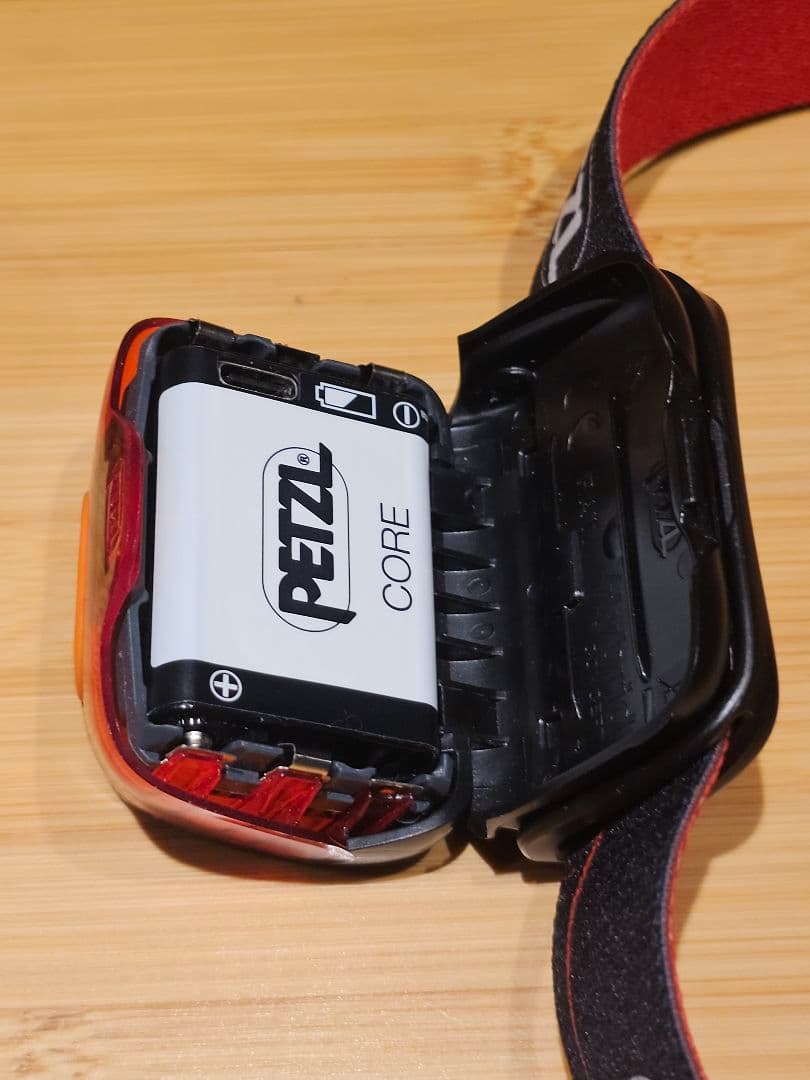 PETZL ヘッドランプ2個 + バッテリー2個 + ランタンケース