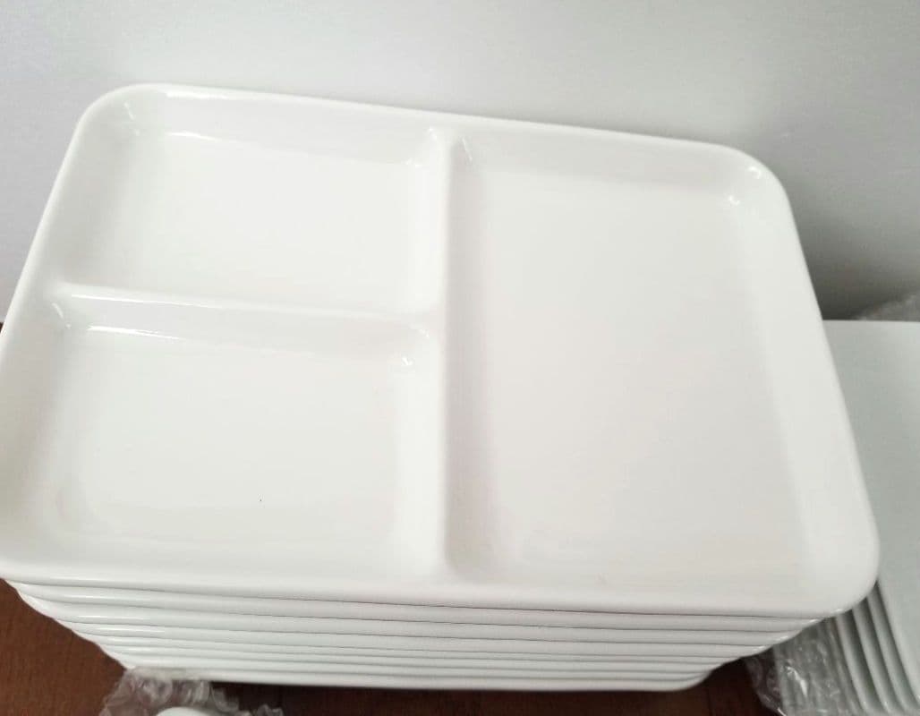 合計13枚　珍しい形の白磁器　　白磁　プレート　皿　仕切り　カフェ　ランチ