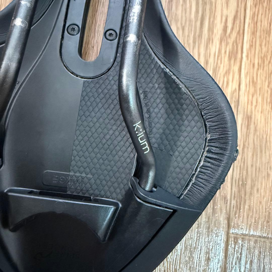 Fizik ARIONE R3 OPEN K:ium サドル