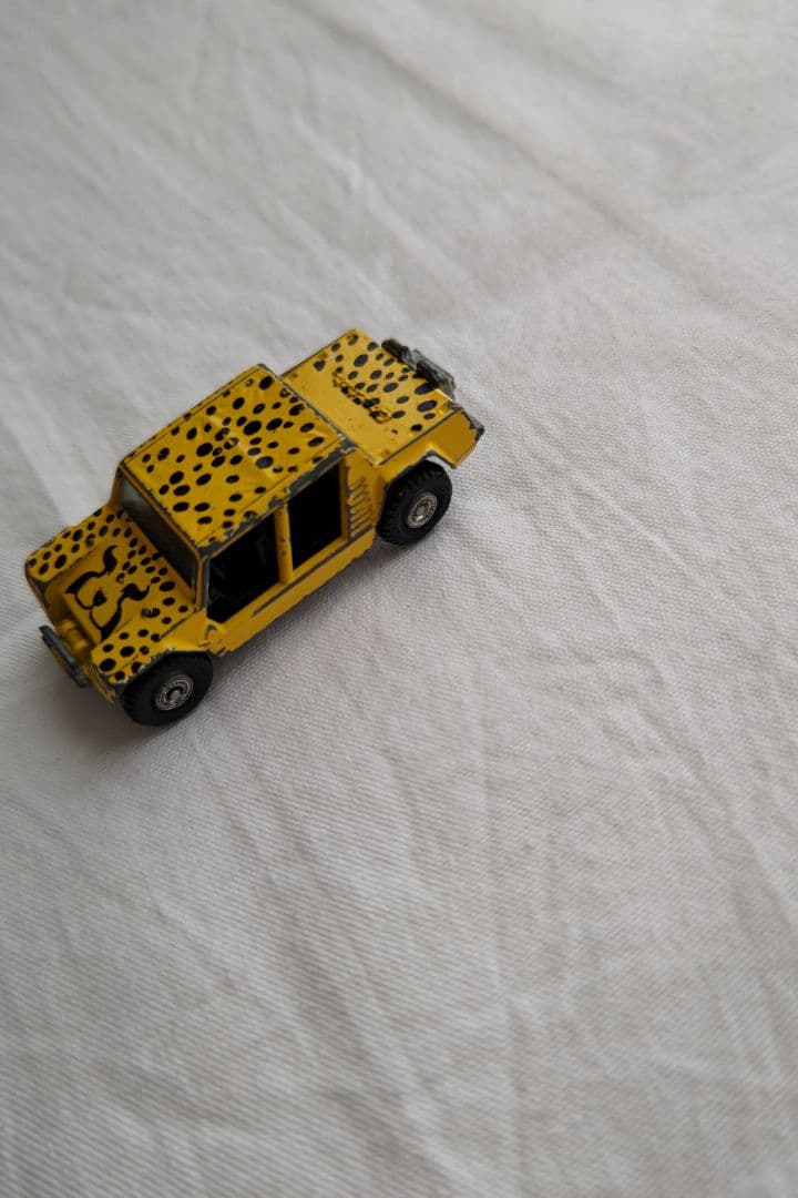 トミカ ヒョウ柄 車ミニカー