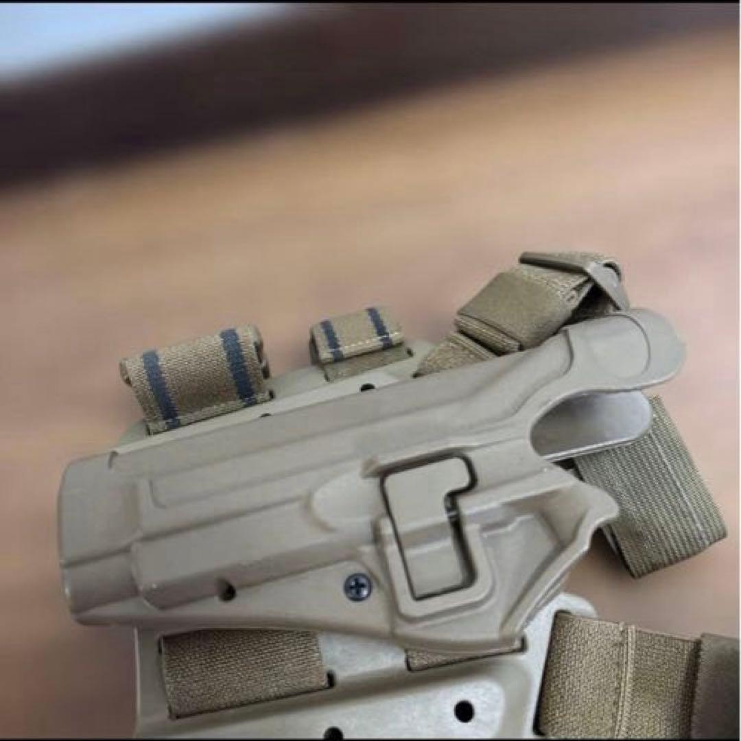 美品　米軍　実物　BLACKHAWK ベレッタ　レッグホルスター　コヨーテ