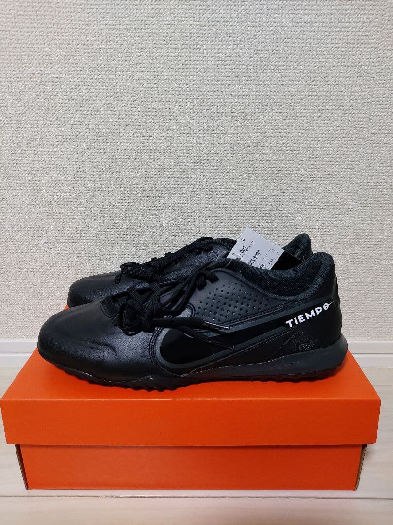シューズ NIKE TIEMPO TF