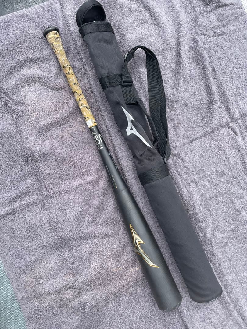 【中古品/軟式用】複合バットMIZUNOビヨンドマックスレガシー84cｍケース付