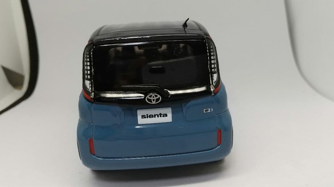 カラーサンプル ミニカー シエンタ