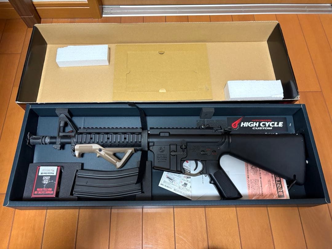 東京マルイ　電動ガン　M4CRW (ジャンク品)