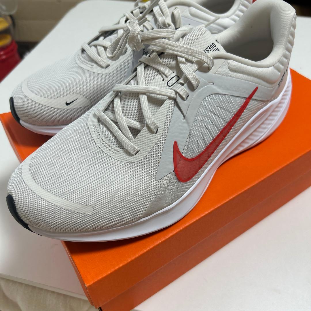 【新品未使用】NIKE QUEST5 28㎝