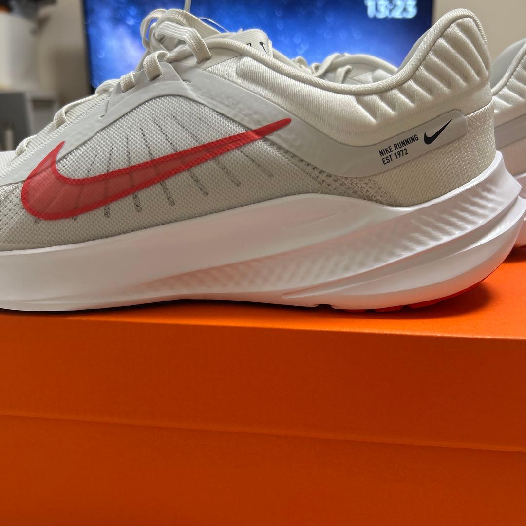 【新品未使用】NIKE QUEST5 28㎝