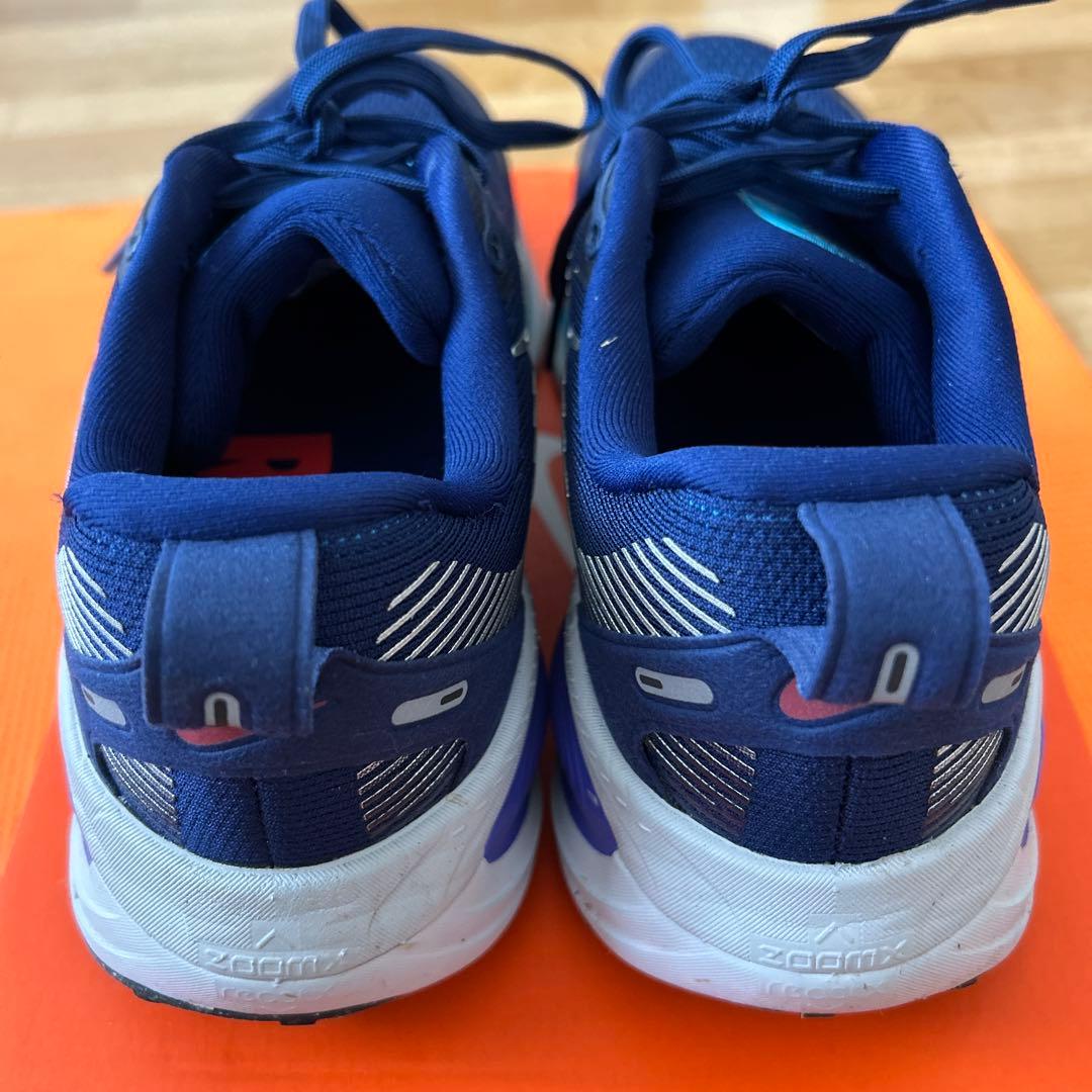Nike ボメロ18