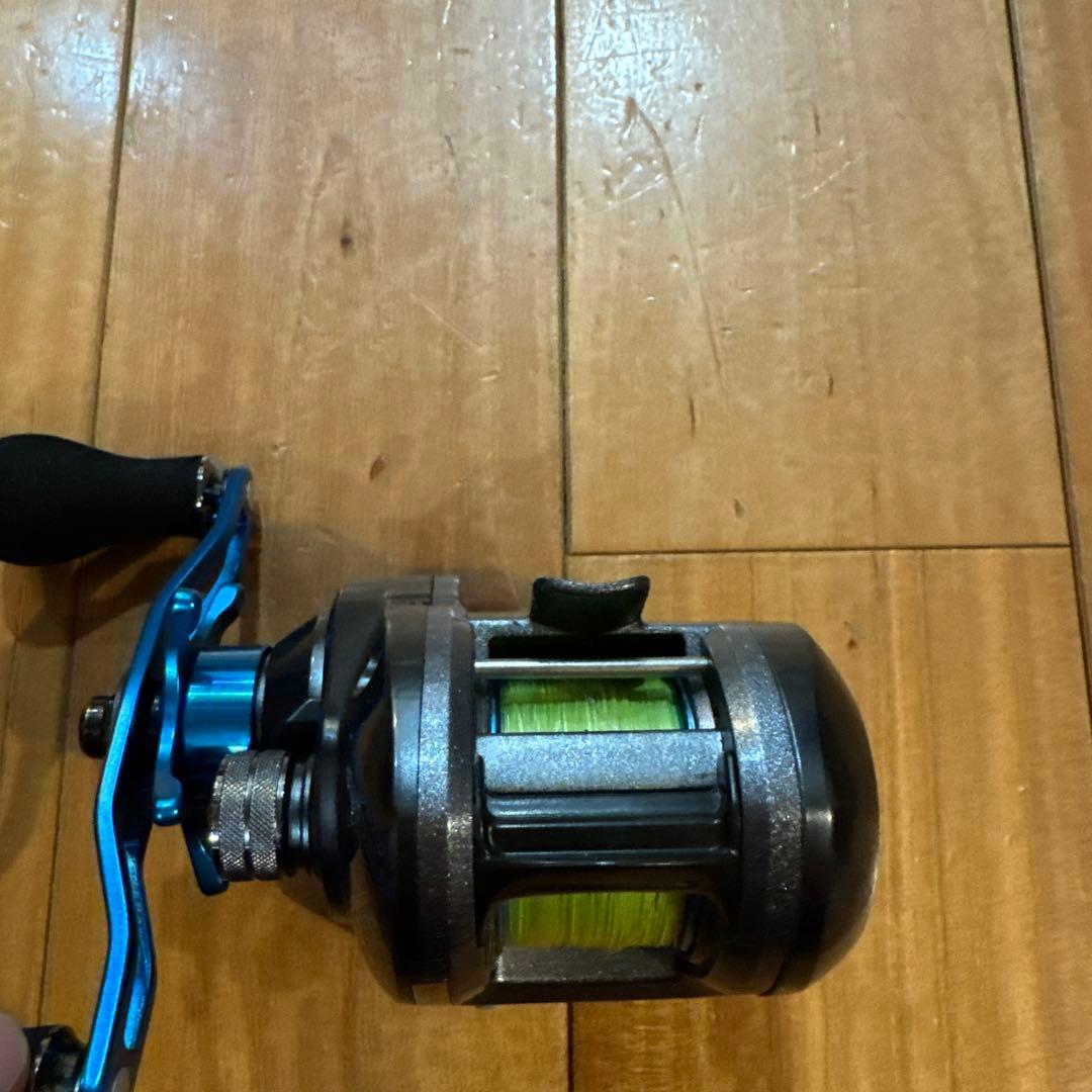ダイワSALTIST ICS 100SH 右　フィッシングリール