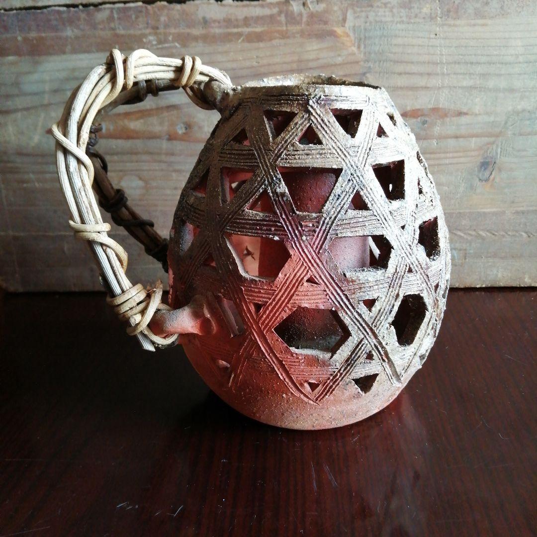 常滑焼　山田絵夢　透彫背負子形花入　17.5cm