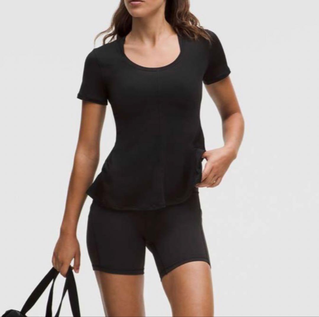 ルルレモンLightweight Flowy Hem Short-Sleeve