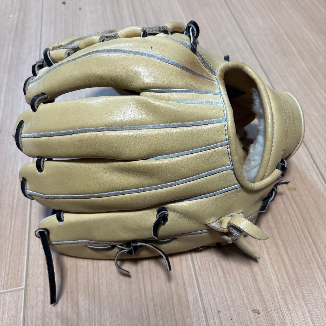 One of the answer 硬式野球グローブ キャメル