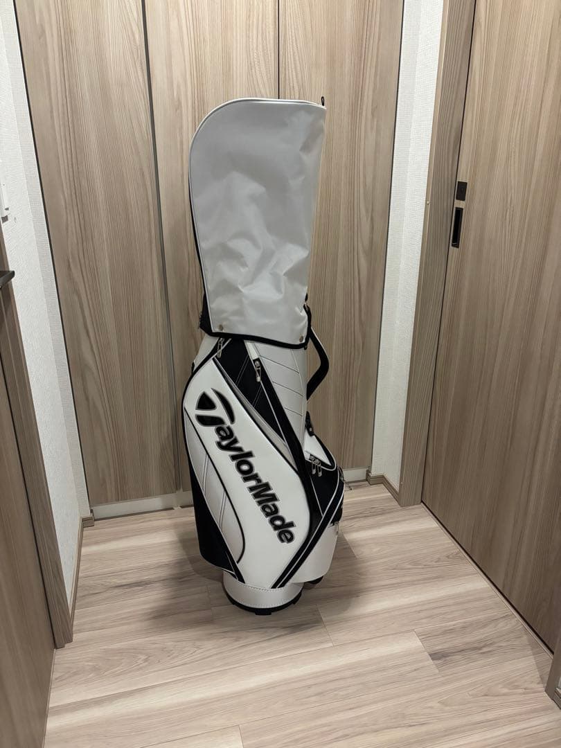 TaylorMade キャディバッグ 白/黒 フード付き