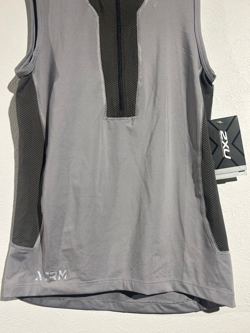 2XU ツータイムズユー グレー トライアスロン　ノースリーブ　ランニングタンク