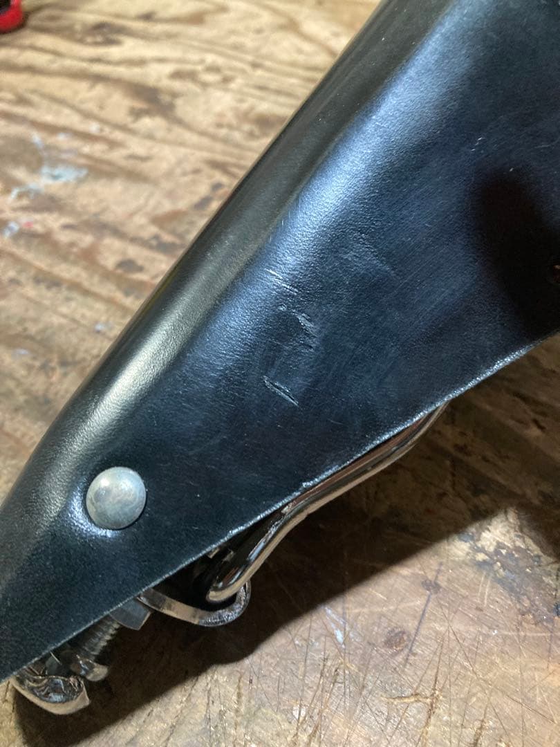 送料無料 傷有 B品 サドル 革 黒 SURLY 自転車 MTB BROOKS