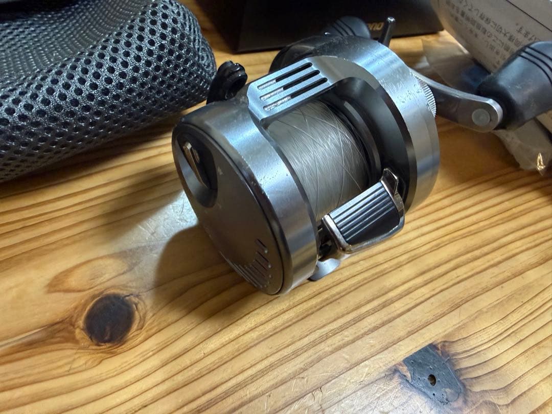 リール SHIMANO CALCUTTA CONQUEST DC 100HG