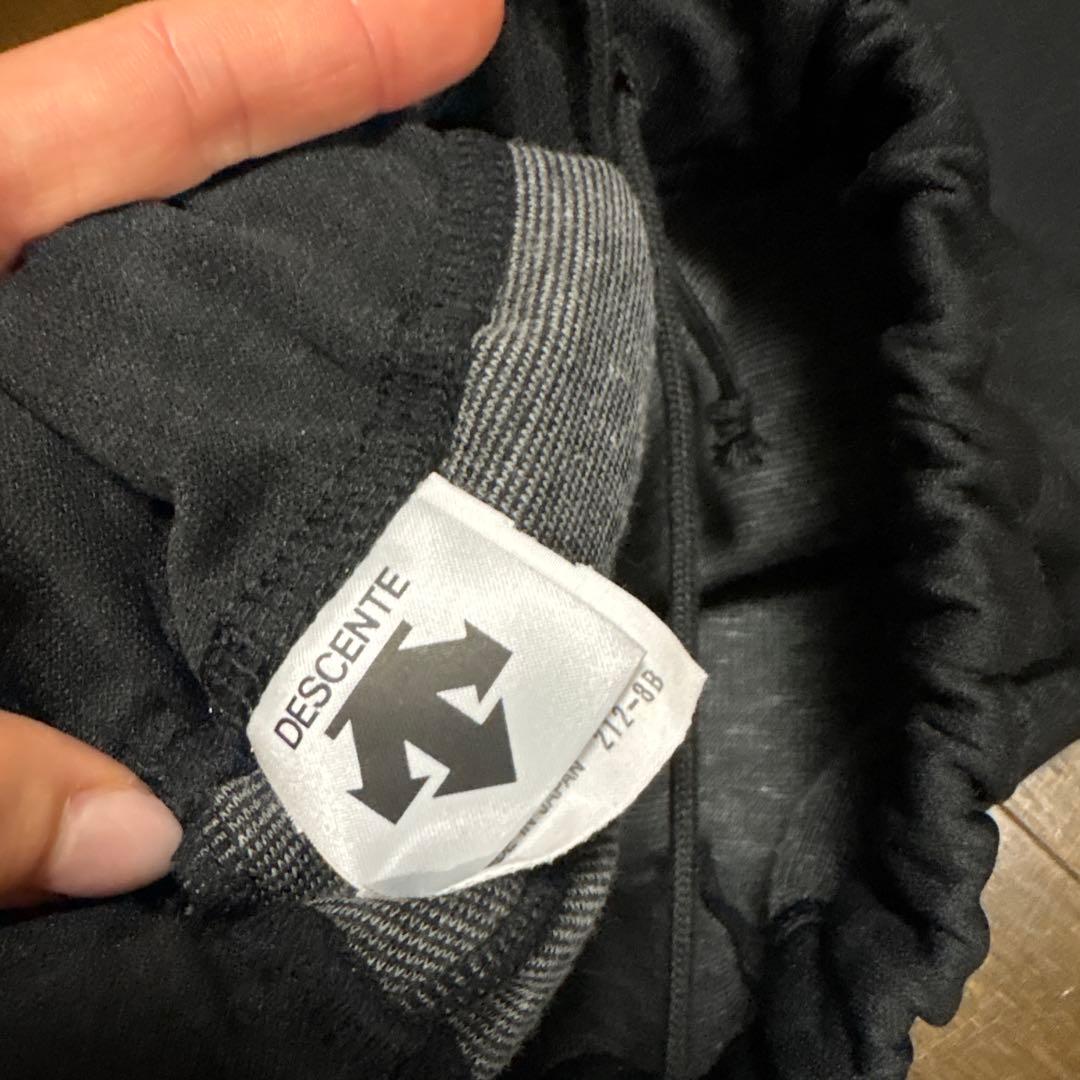 DESCENTE ブラック ショートパンツ M