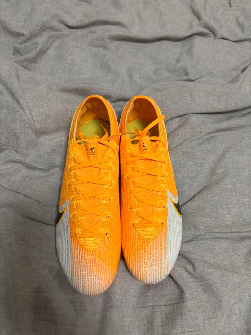 Nike サッカーシューズ オレンジ スパイク