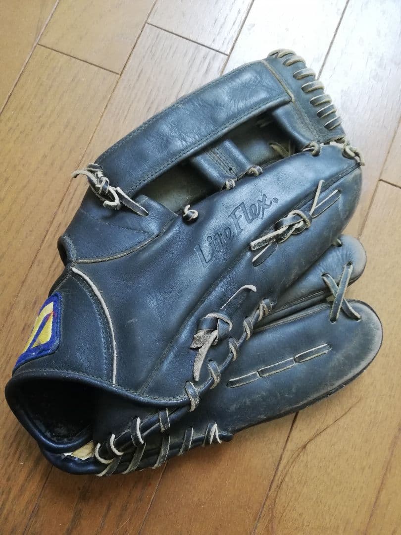 値下げMizuno Lite Flex 硬式グローブ2個セット ボール5個付き