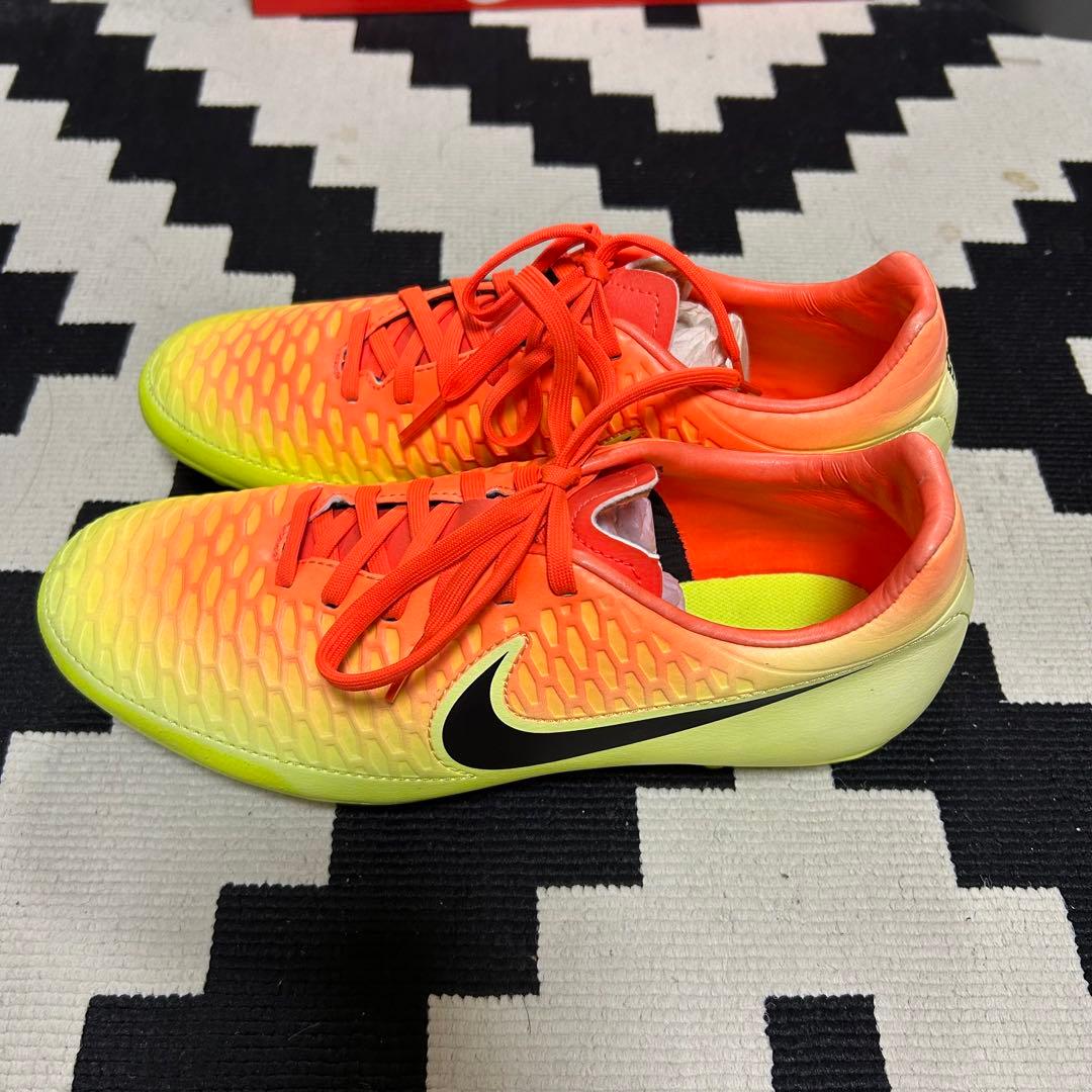 Nike マジスタ　サッカースパイク