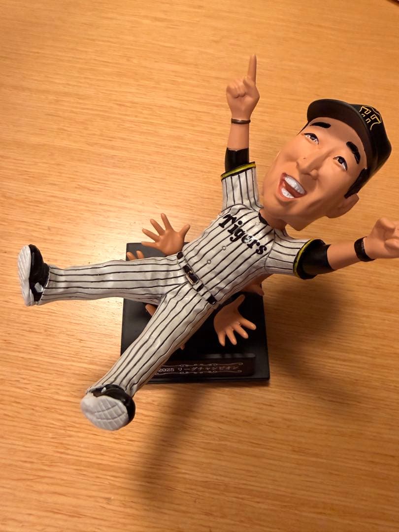 阪神タイガース　藤川監督胴上げボブルヘッドフィギュア　2個セット