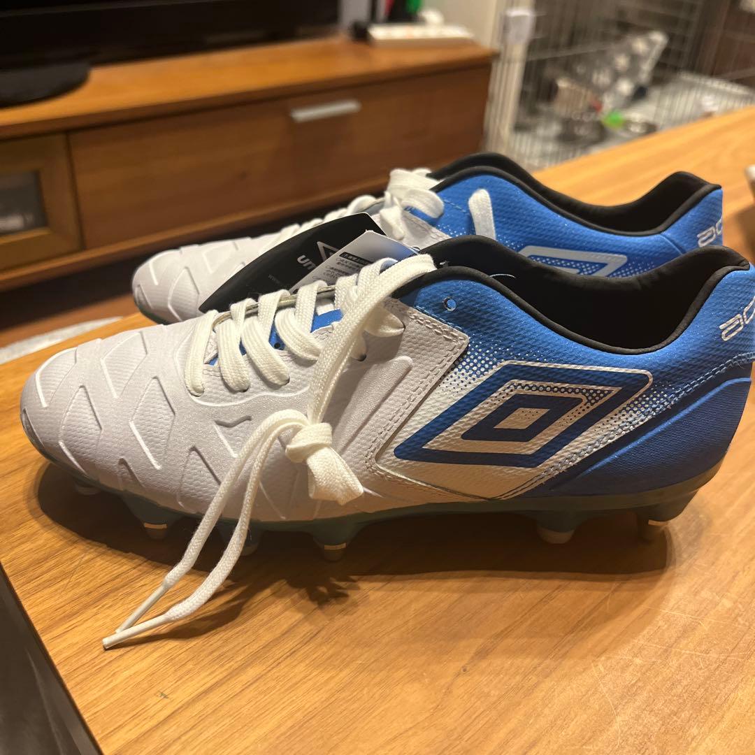 新品　umbro アンブロ　24.5 定価23000