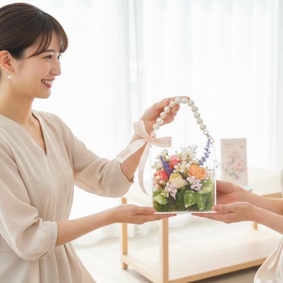 パールハンドル付き クリアボックスフラワー｜春の彩り想いが伝わるギフトアレンジ