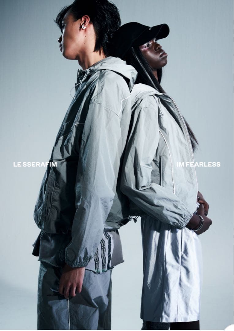 ウォーキング・ランニングウェア LE SSERAFIM popup CROP WIND BREAKER