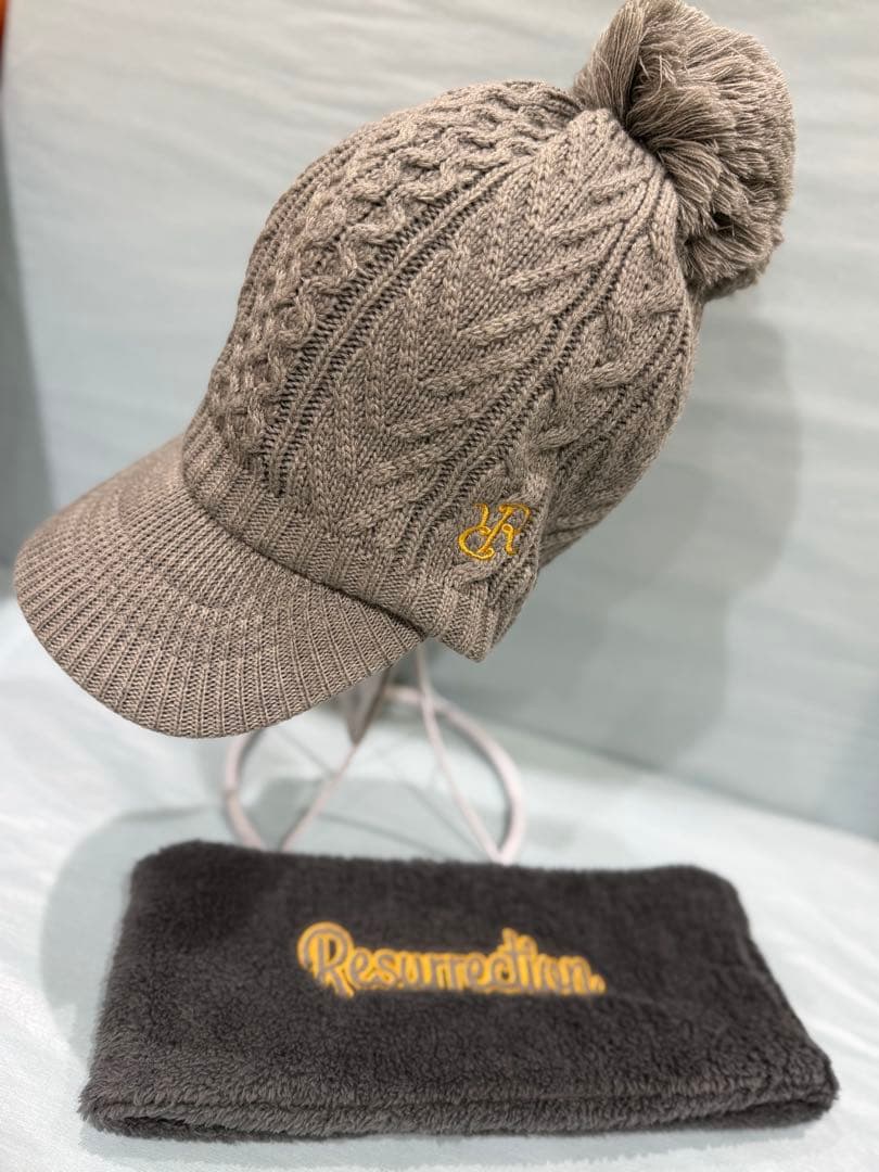 【新品】レザレクション　ネックウォーマー付ニットキャップ　グレー
