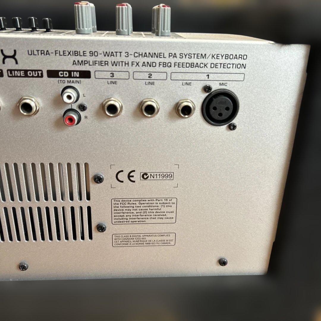 Behringer Ultratone K900FX 90W PAシステム