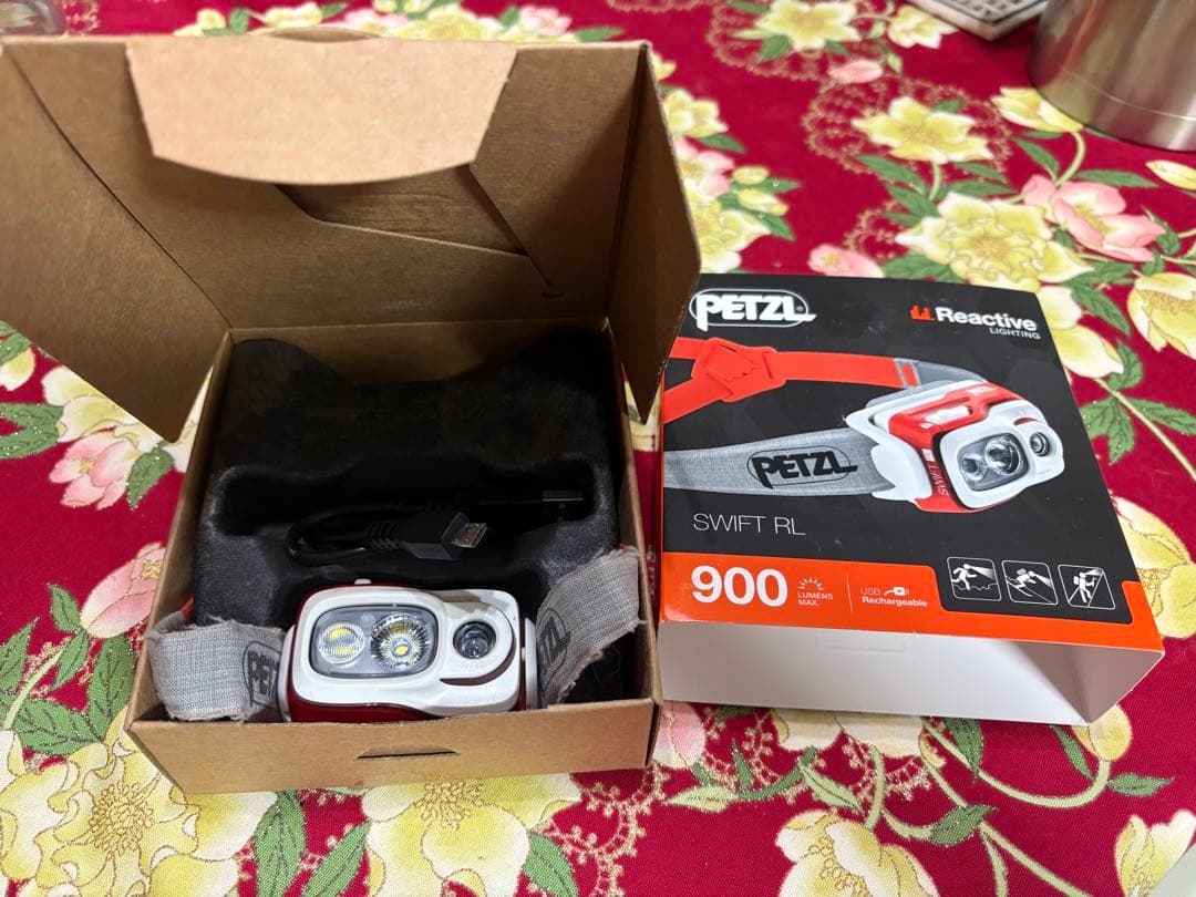 Petzl Swift RL 900ルーメン ヘッドランプ