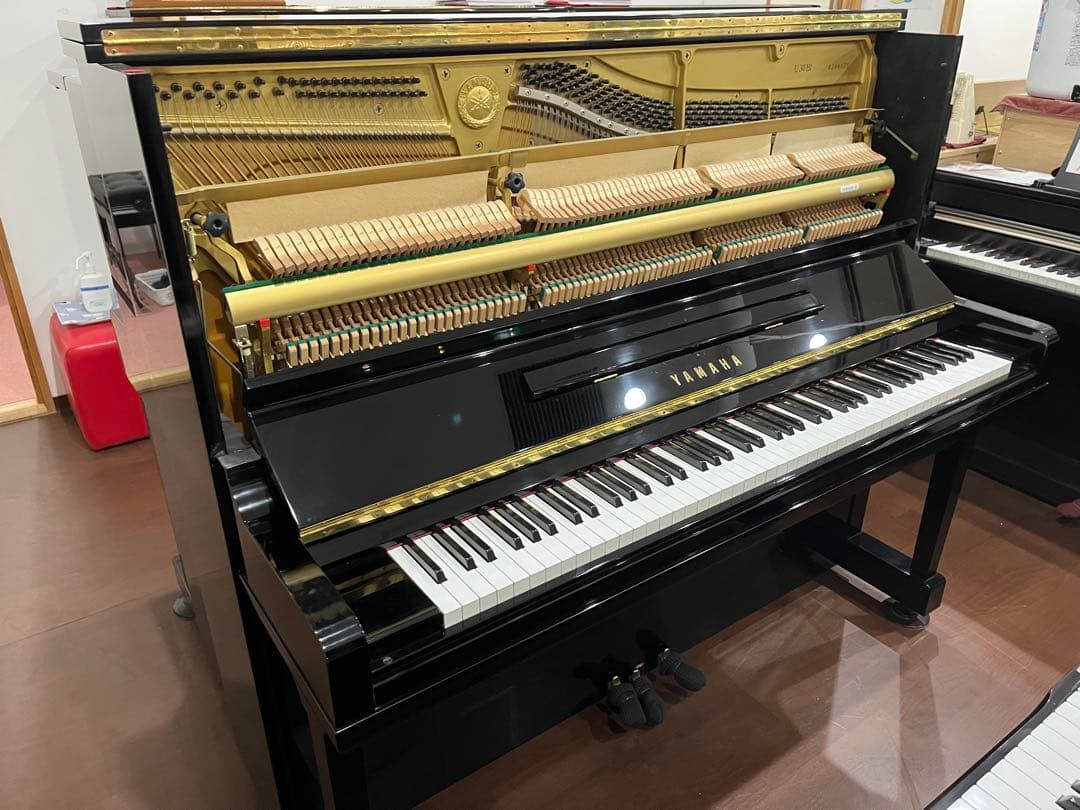 超価格 ヤマハU30BLピアノ、新品サイレント付、人気のベストセラーモデル♪