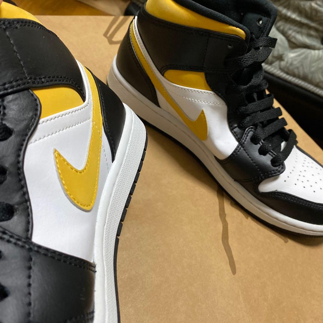 極美品Nike Air Jordan 1 ミッドカット シューズ