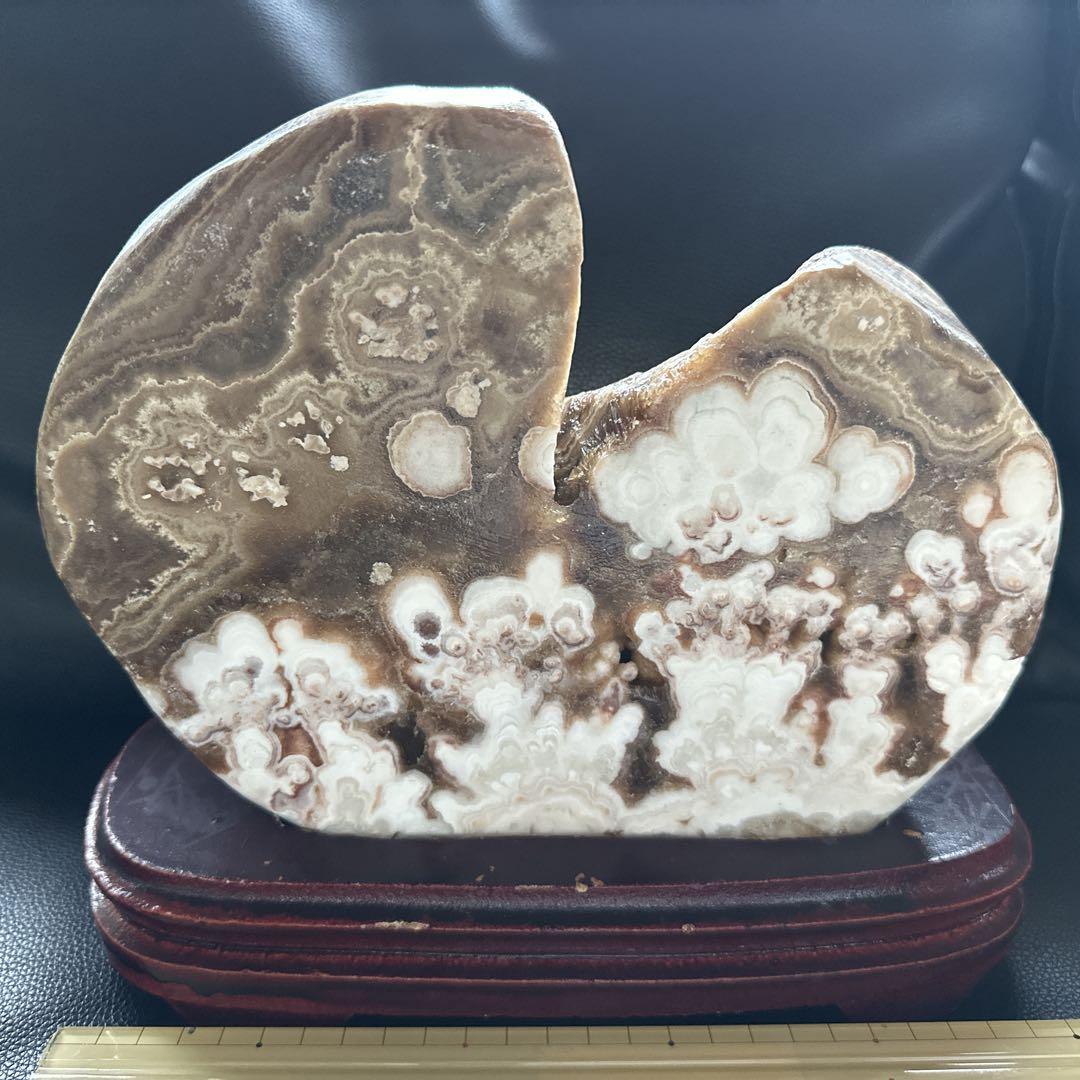 珪化木　木化石　パワーストーン　 天然石　重さ2kg弱　インテリア　観賞　置物