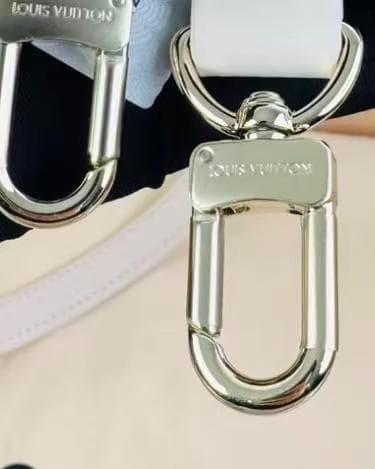 ☆Louis ☆Vuitton ホワイト レザーバッグ---