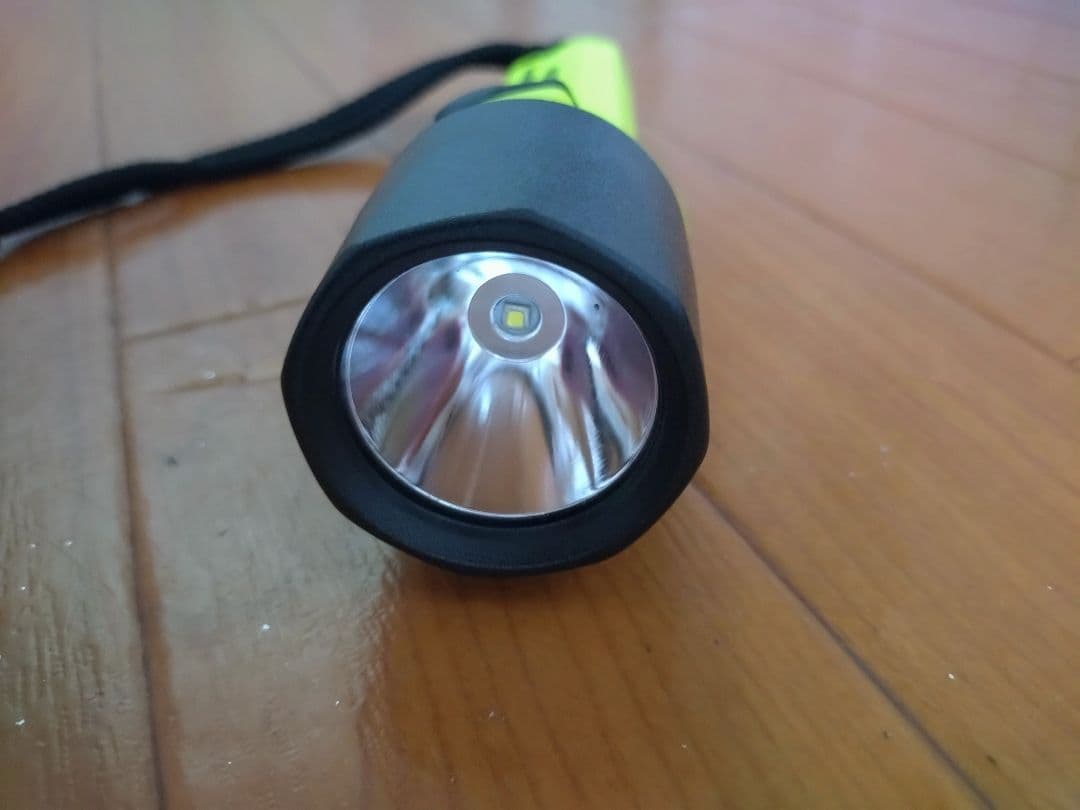 PELICAN StealthLite 2410 LED 懐中電灯