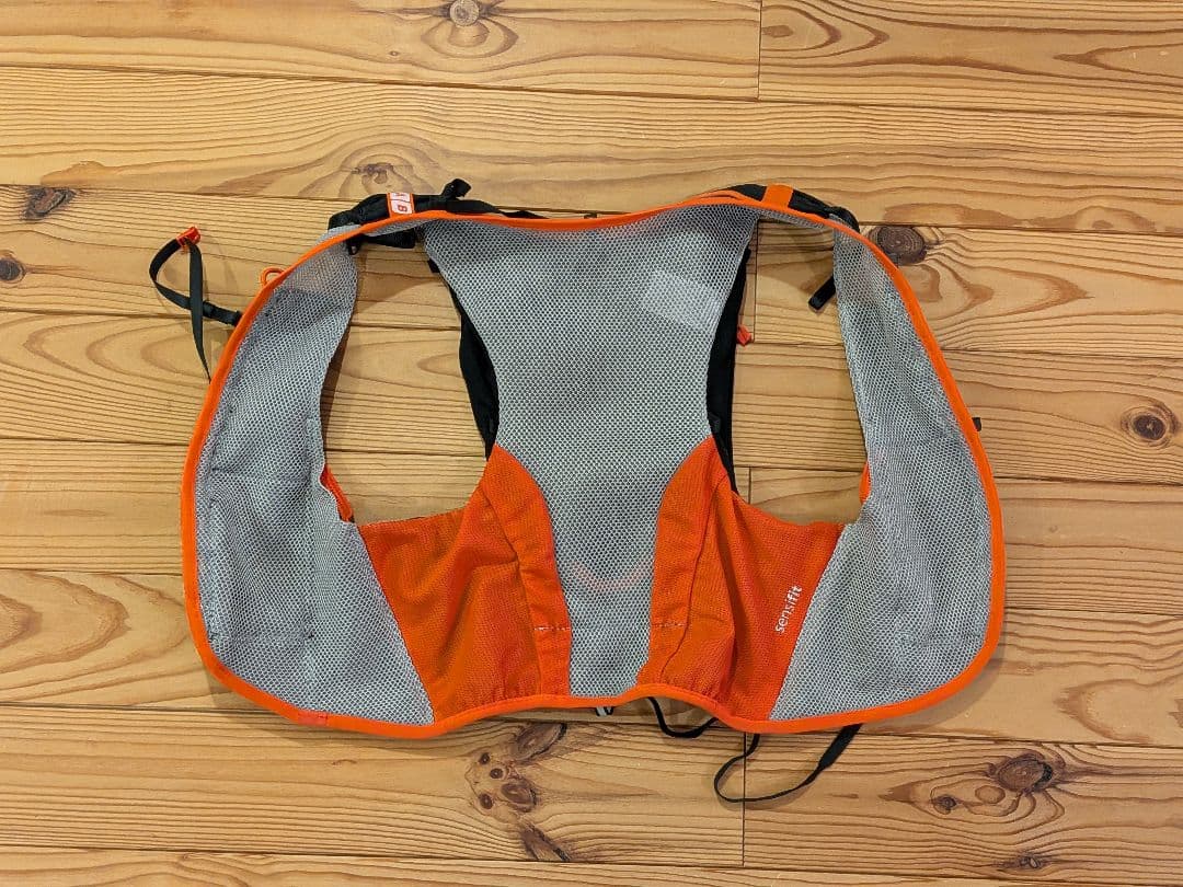 SALOMON サイズXLトレイルランニングベスト 黒・オレンジ