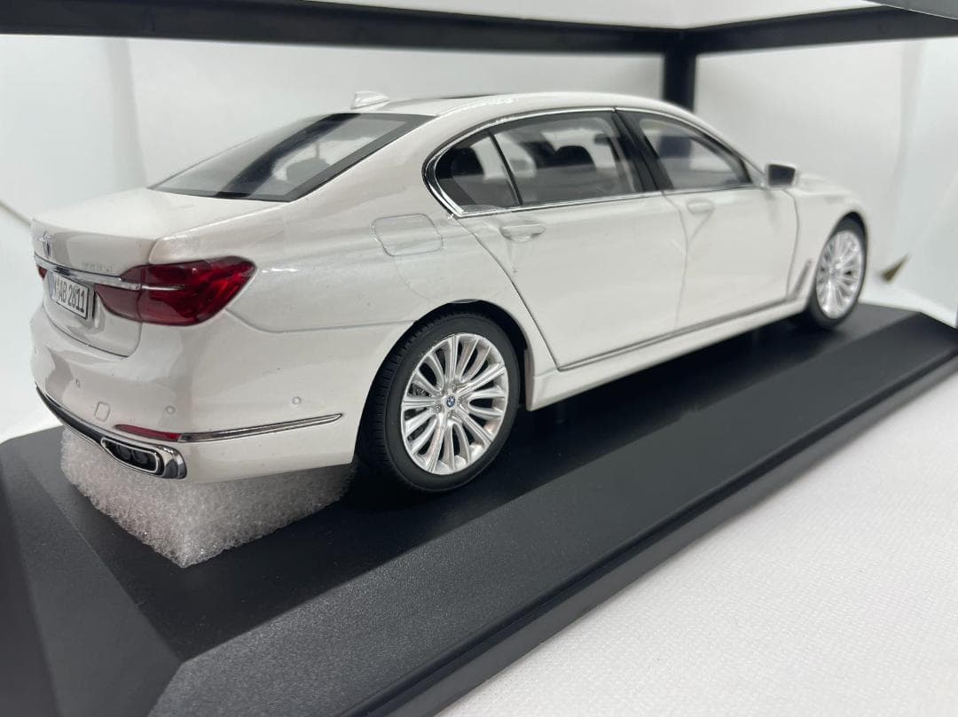 特注 1/18  750Li ホワイト
