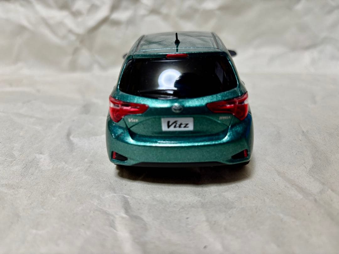 vitz後期(最終型) カラーサンプル ミニカー ジェイドグリーン 専用箱付