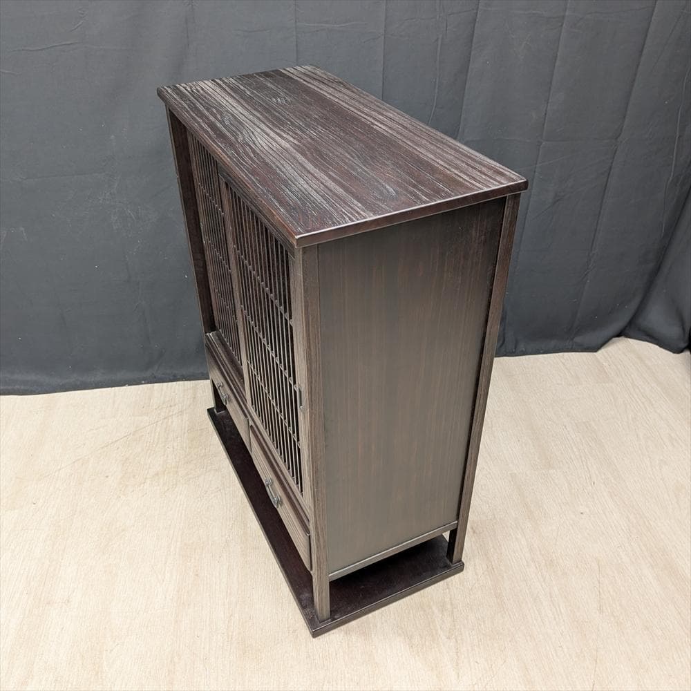 美品　うづくり　格子　引戸　水屋箪笥　食器棚　ミドルボード　キャビネット　飾り棚