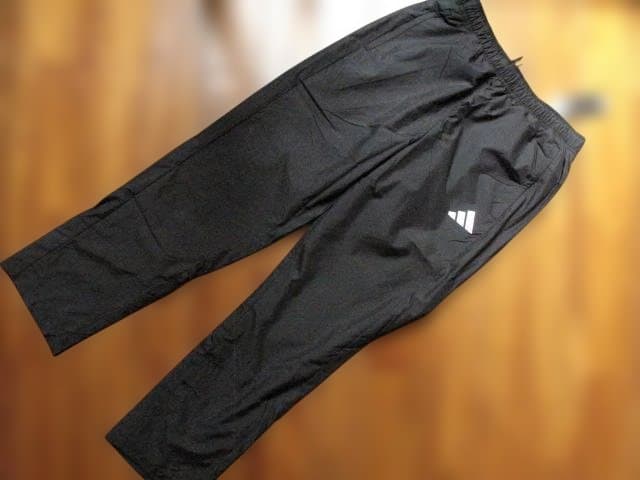 新品adidas　ウインドブレーカー上下セットLサイズ