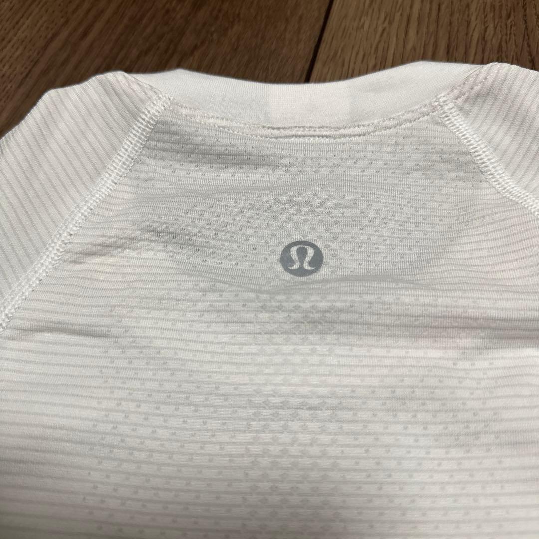 lululemon Tシャツ　White