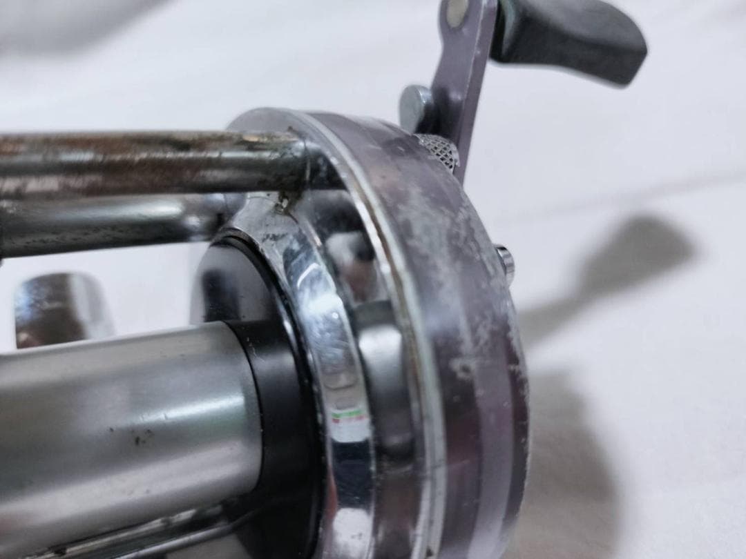 アブガルシア　アンバサダー5500C 　ビンテージ　リール abu 　グレー