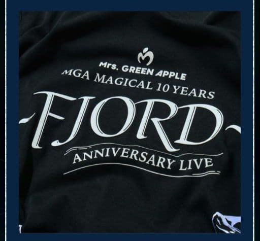ミセス　フィヨルド　ロゴTシャツ　ブラック　 クロップド　レディース