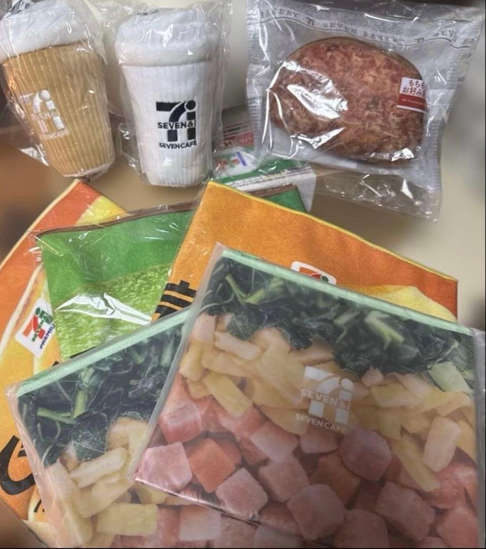 Happyくじ セブン–イレブン LAST賞 ちぎりパン B賞 C賞 10点