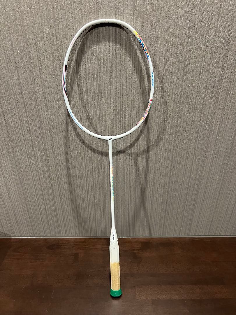 【美品】YONEX バドミントンラケット アストロクス33