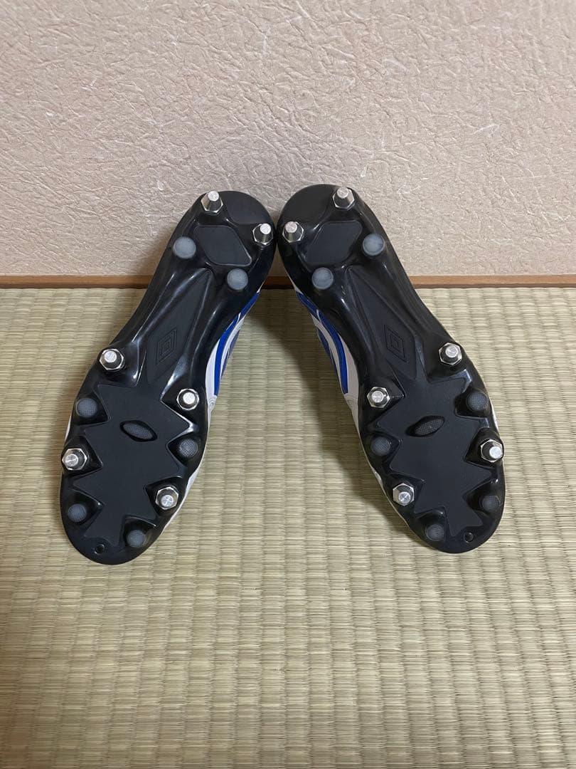 Umbro アクセレイター Pro サッカーシューズ ホワイト/ブルー