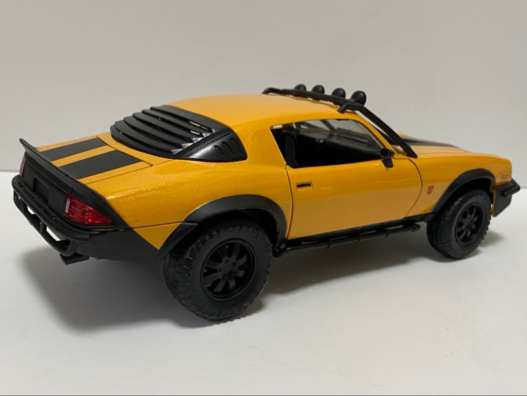 1/24スケール　シボレー　カマロ　1979 トランスフォーマー バンブルビー