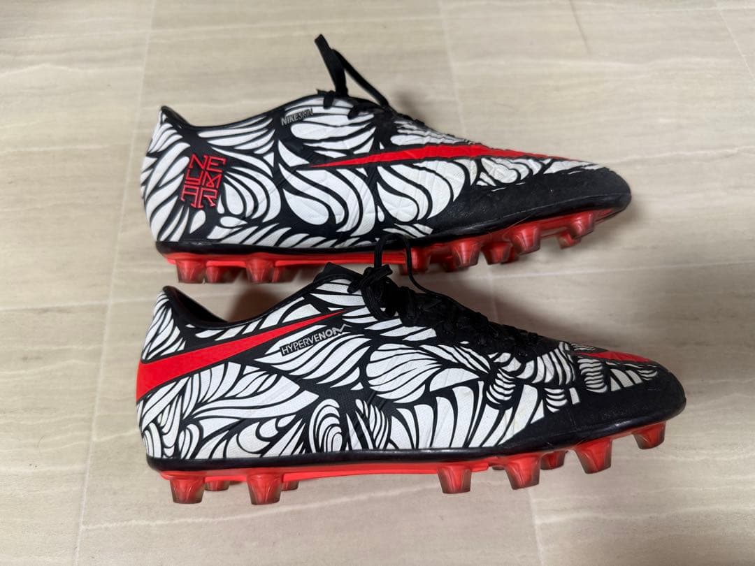 24.5サッカースパイク ハイパーヴェノム ファントム ネイマールモデル